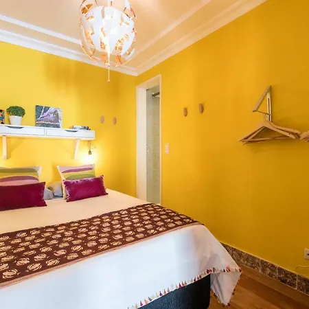 Cozy In Historic Center Lisbona